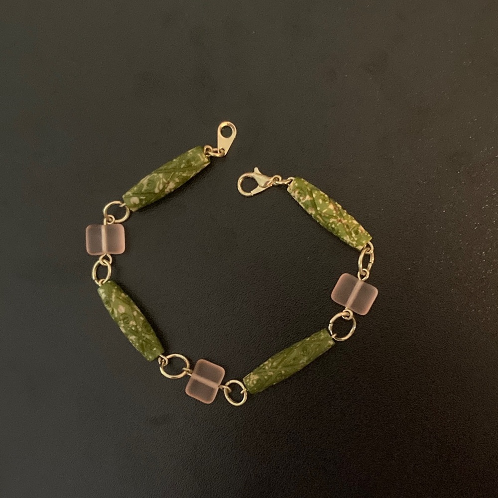 Elegant Green and Pink Beaded Bracelet